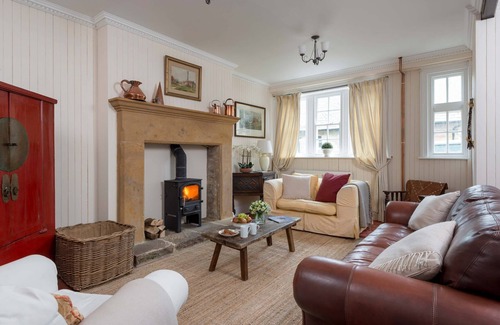 Egton Cottage | MANOR COTTAGE, pet friendly, character holiday cottage in Egton