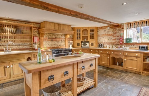Cheselbourne Cottage | MANOR FARM BARN, pet friendly, character holiday cottage in Dewlish
