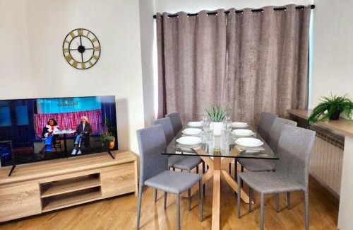 Kidlington Apartment | Manor House, Modern 2-Bedroom Apartment, Parking, WiFi, Central Location