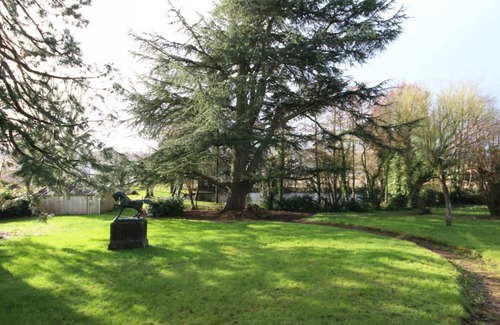 L'Aigle Cottage | Manor house with large park, near city center, ideal for groups