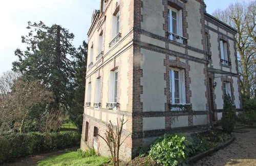 L'Aigle Cottage | Manor house with large park, near city center, ideal for groups