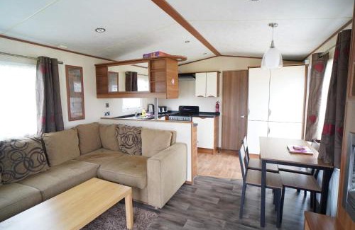 Hunstanton House | Manor Park Hunstanton pets go free Linen Included