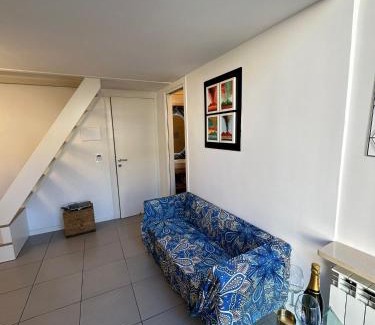Quartieri Spagnoli House | Mansarda Valù Apartment