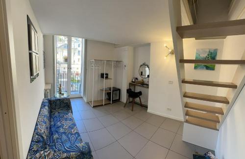 Quartieri Spagnoli House | Mansarda Valù Apartment