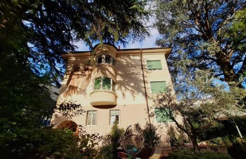 Merano Apartment | Mansarde Zeder in Privatvilla im Zentrum Merans