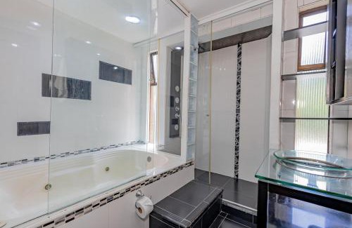 Las Lomas I Villa | mansión en el poblado 6 habitaciones y jacuzzi