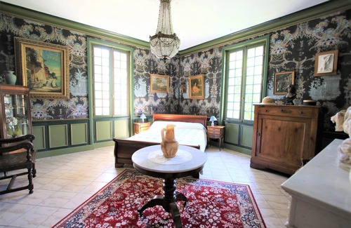 Ginestet House | Mansion and fishing pond near Bergerac