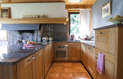 Vielha Villa | Mansion in Vielha with Scenic Mountain Views