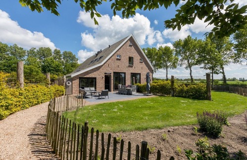 Municipality of Veere Villa | Mansion in Vrouwenpolder near Beach