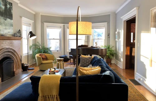 Kingston House | Mansion-on-the-hill elegance close to all the Hudson Valley has to offer.
