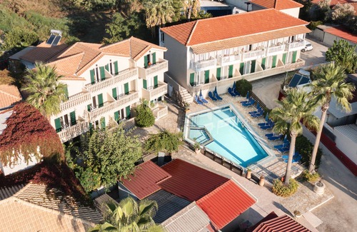 Porto Koukla Apartment | Manthos Apts - Garden View Studio