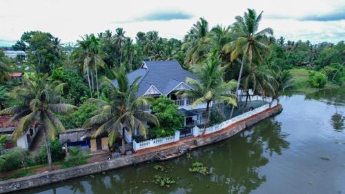 Aryad South House | Manthra lake view homestay