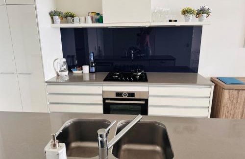 Surfers Paradise Apartment | Mantra Circle on Cavill High Floor Spa Luxury