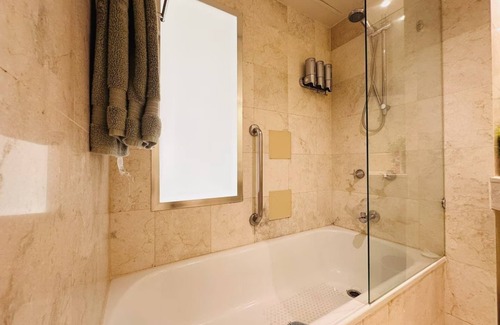 Surfers Paradise Hotel | Mantra on View Ocean Escape at Surfers Paradise