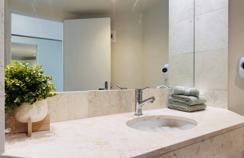 Surfers Paradise Hotel | Mantra on View Ocean Escape at Surfers Paradise