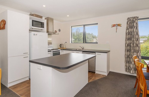 Tairua House | Manuka Lodge – Tairua Holiday Home