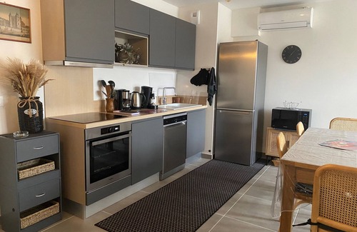 Vias Apartment | MAONA - spacious and modern apartment