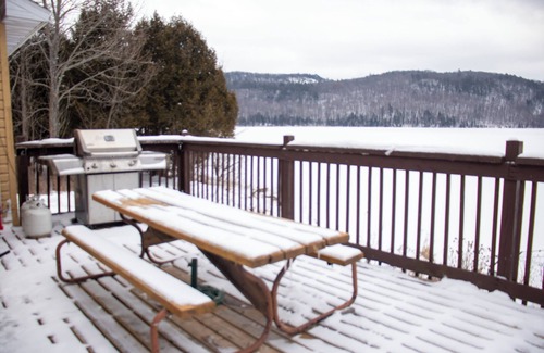 Northfield Cottage | Maple 3Br Lakefront Cottage | Gracefield