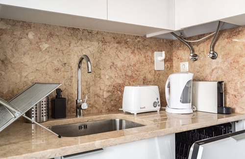 Santo Condestavel Apartment | Maple Apartment, Campo de Ourique, Lisbon