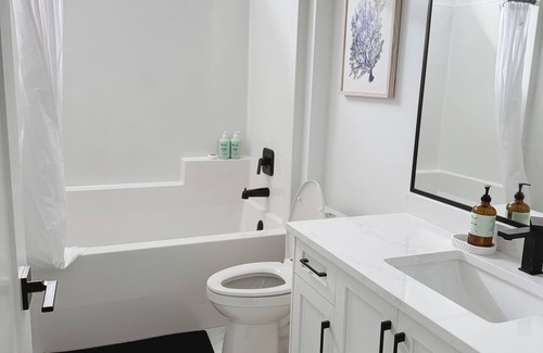 North Cowichan Apartment | Maple Bay Hideaway suite NEW - 1 Bed 1 bath in Maple Bay