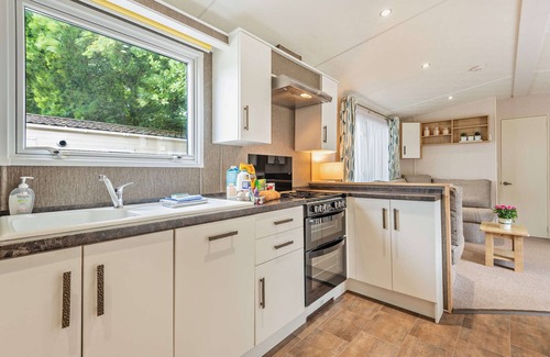 New Forest District House | Maple Brook Lodge Modern 3-Bedroom Unit Near New Forest