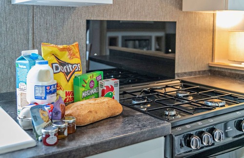 New Forest District House | Maple Brook Lodge Modern 3-Bedroom Unit Near New Forest