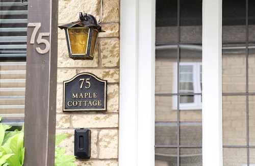 Broadway Cottage | MAPLE COTTAGE, pet friendly, with a garden in Broadway