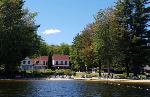 North Sebago Cottage | Maple Cottage-Private Beach-Pets Welcome - Round Table Lodge, Sebago, Maine