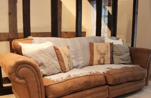 Bridgnorth Apartment | MAPLE COTTAGE, romantic, character holiday cottage in Bridgnorth