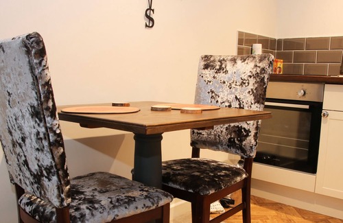 Bridgnorth Apartment | MAPLE COTTAGE, romantic, character holiday cottage in Bridgnorth