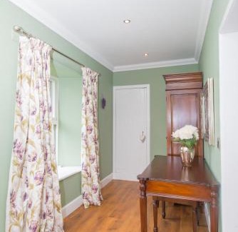 Cupar House | Maple Cottage with Hot Tub