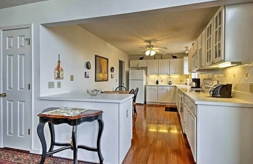 McGaheysville House | Maple Highlands: Under 1 Mile to Lift! Mountaintop Estate with 2 Scenic Decks