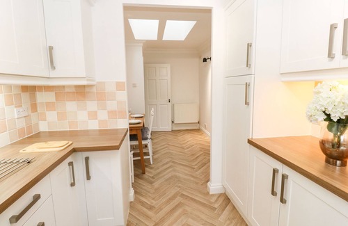 Church Fenton Cottage | MAPLE HOUSE, romantic, character holiday cottage in Church Fenton