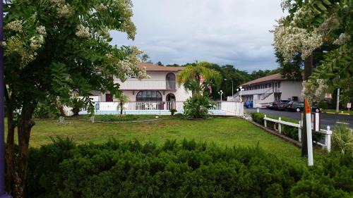 Kissimmee Hotel | Maple Leaf Inn & Suites