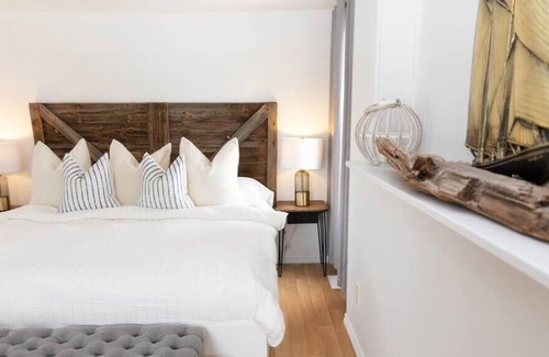 Wellington House | Maple & Oak - Steps to everything in Wellington