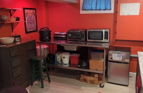 Viroqua House | Maple St. King Suite - Free Daytime EV Charging!