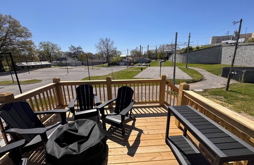 Jeffersonville House | Maple Street Retreat - where comfort meets convenience