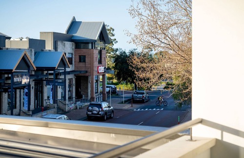 Dunsborough Apartment | Maple Suite at Dunsborough Marketplace
