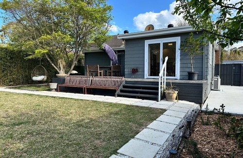 Bowral Cottage | Maple Tree Cottage Bowral. Insta worthy! Cute Cottage for 4 guests.