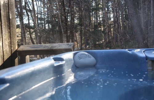 Stockbridge House | MapleDreams - Cozy Ski Chalet w/Hot Tub on Wooded Lot