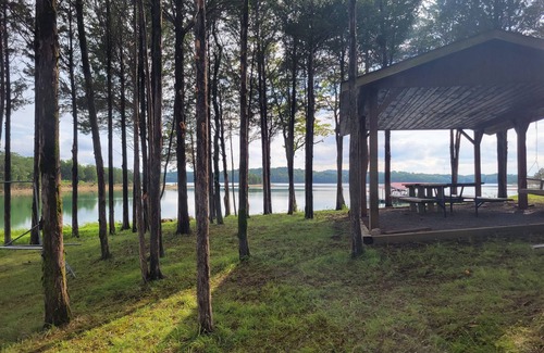 Sevierville Cabin | Maples Lakefront Blessing w/private boat dock/lake access kayaks & paddle boat