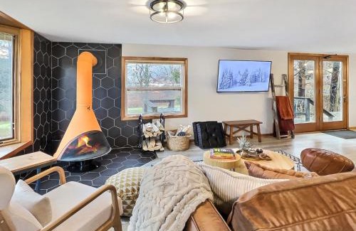 Ellicottville House | Maples Retreat - 2 Acres - Fireplace