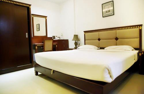 Shoranur Hotel | MAPS Residency