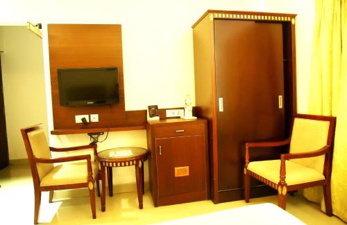 Shoranur Hotel | MAPS Residency