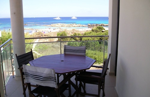 Es Pujols Apartment | Mar de Pujols fantastic apartment by the sea