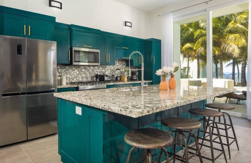 Los Cerros Villa | Mara Grande - Exquisite Large Group Oceanfront Rental Villa