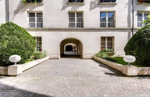 Quartier Sainte-Avoye Apartment | Marais-a maze of picture perfect narrow streets- 115m2 gem in a dream location