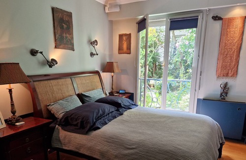 Arsenal Condo | Marais central Paris spectacular 2 BDR with AC and 2 private gardens very quiet