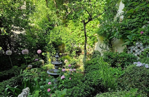 Arsenal Condo | Marais central Paris spectacular 2 BDR with AC and 2 private gardens very quiet