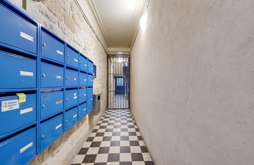 4th Arrondissement Apartment | Marais/Saint Paul - rue Ferdinand Duval ID 238